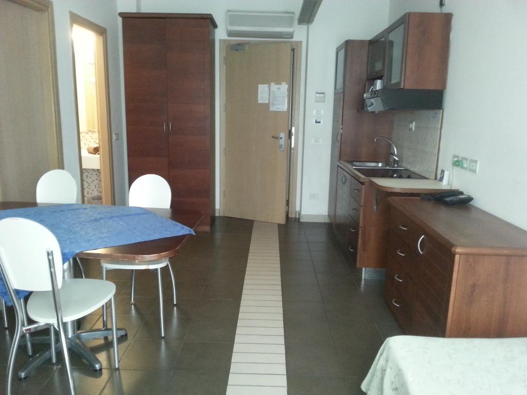 Residence Nocchiero Riccione Buitenkant foto