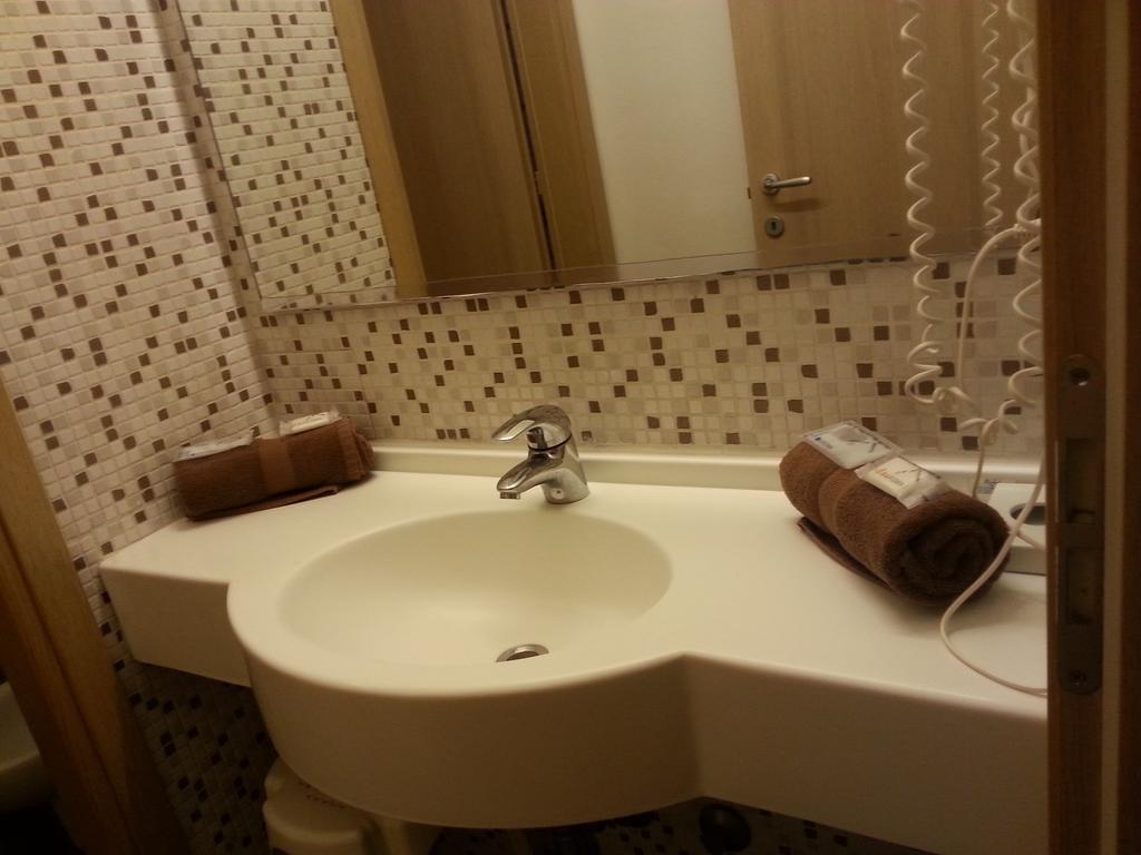 Residence Nocchiero Riccione Buitenkant foto