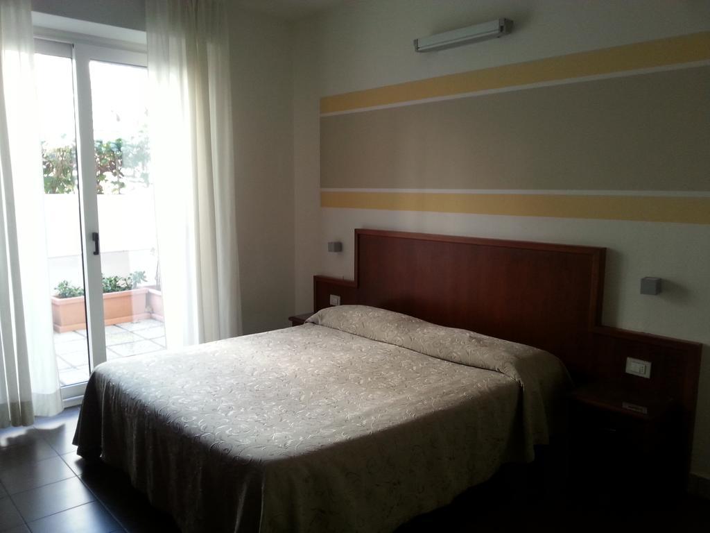 Residence Nocchiero Riccione Buitenkant foto
