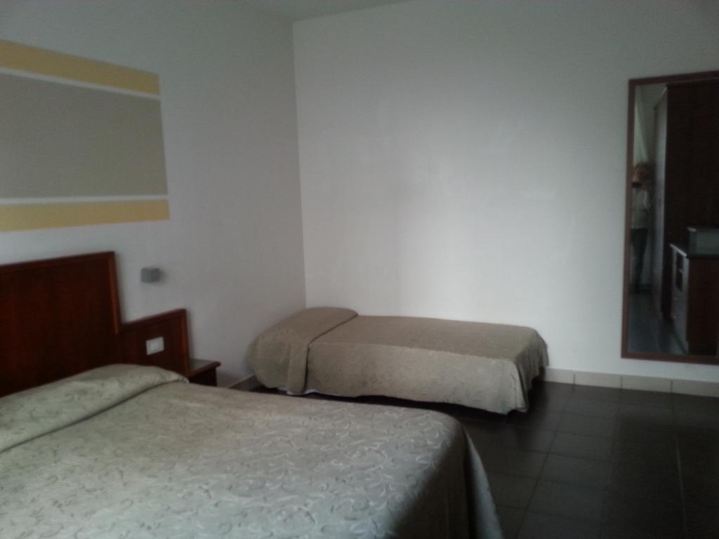 Residence Nocchiero Riccione Buitenkant foto